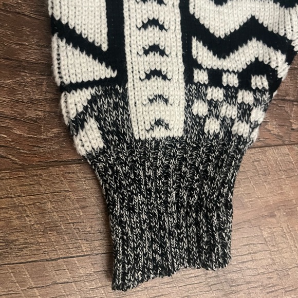 Vintage Campus Sweater - Picture 5 of 6